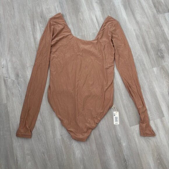 NWT aeire SMOOTHEZ Long Sleeve Bodysuit XXL Tan color - Picture 3 of 6